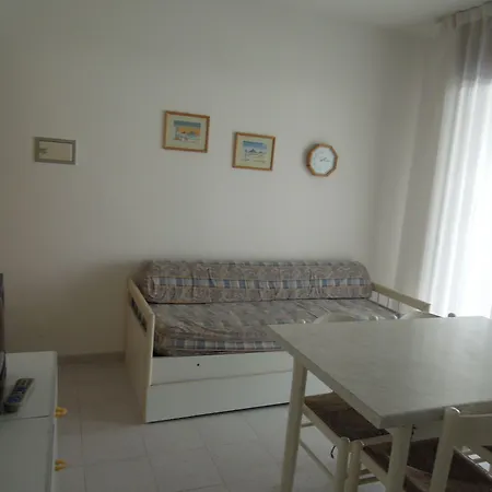 Great Flat Close To The With Parking 比比翁